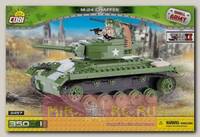 Пластиковый конструктор COBI Легкий танк M24 Chaffee с фигуркой человека